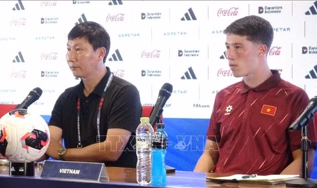 FIFA ASEAN Cup 2026: HLV Kim Sang Sik đặt quyết tâm cao trước trận tranh hạng ba