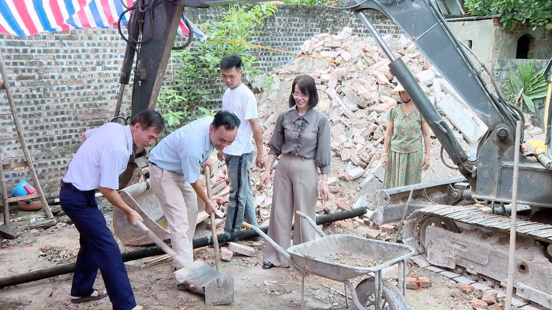 Khởi công xây dựng nhà Đại đọa kết cho gia đình anh nguyễn Văn Thăng, phường Duy Tiên Ninh Bình.