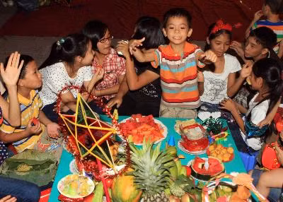 Hơn 2.500 học sinh tham gia Lễ hội đèn lồng lớn nhất Việt Nam ảnh 1