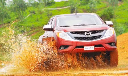 Mazda BT - 50 tung nhiều ưu đãi hấp dẫn trong tháng 9 - 10 ảnh 1