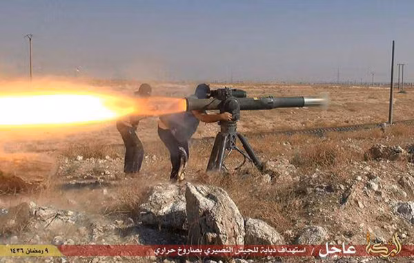 Cận cảnh vũ khí của chiến binh Daesh ảnh 1