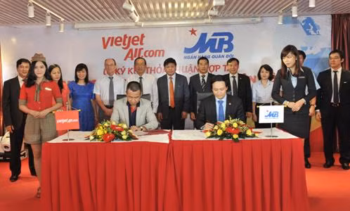Vietjet ký kết hợp tác với Ngân hàng Quân đội ảnh 1