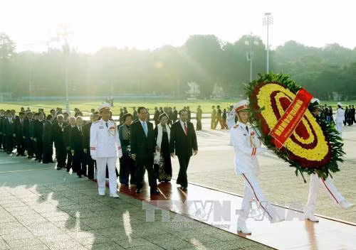Lãnh đạo Đảng, Nhà nước viếng Chủ tịch Hồ Chí Minh ảnh 2