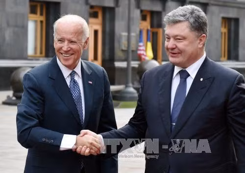 Mỹ tích cực "cải tổ" Kiev ảnh 1