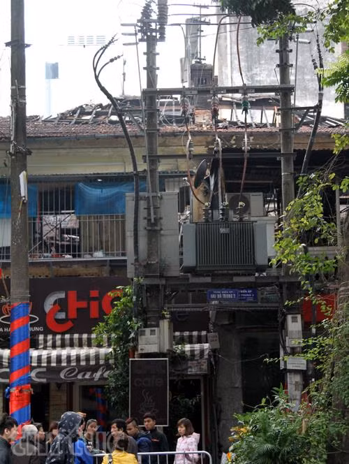 Cháy lớn ở phố Nguyễn Khắc Cần, Hà Nội ảnh 4