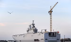 Thủy thủ Nga vẫn được lên chiến hạm Mistral 