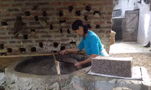 Thoát nghèo từ nghề làm giấy bản