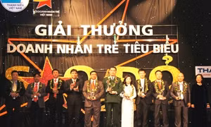 10 doanh nhân trẻ được trao giải thưởng Sao Đỏ