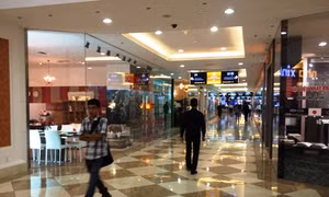Trung tâm thương mại đếm khách trên đầu ngón tay