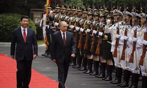 Chuyện 'bếp núc' sau các chuyến công du của Putin