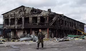 Chiến sự bùng phát ở miền đông Ukraine
