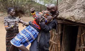 Đau lòng hủ tục cắt bỏ 'vùng kín' thiếu nữ Kenya