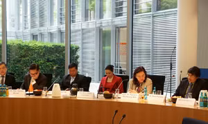 Các đại sứ ASEAN làm việc với nghị sĩ Đức