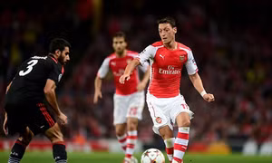 Mesut Ozil được tôn vinh vì những đóng góp từ thiện