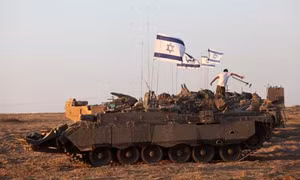 Israel nối lại chiến dịch tấn công Gaza