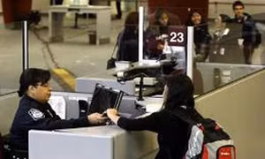 Australia thắt chặt kiểm soát visa 