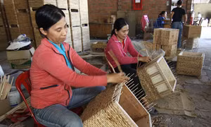 Thêm đơn hàng thủ công mỹ nghệ về Việt Nam