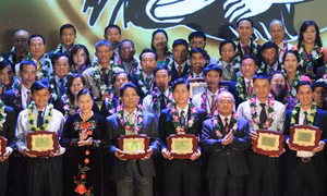 Tôn vinh 63 nông dân xuất sắc năm 2014 