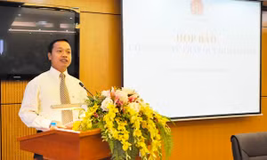 Tuýt còi văn bản 'chỉ đạo' uống bia, mua xi măng