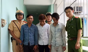 CSGT bắt gọn 3 tên cướp giật tài sản