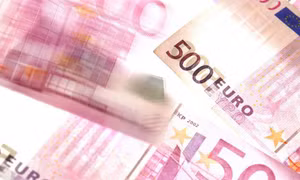 Giấu 55.000 euro trong dạ dày 