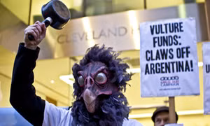 Argentina vật lộn với cuộc chiến chống 'quỹ kền kền' 