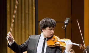 Nghệ sĩ violin gốc Việt đoạt giải Nhất cuộc thi quốc tế