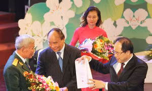 Lắng sâu nghĩa tình Tây Bắc