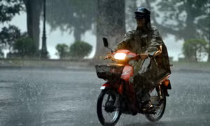 Bắc bộ mưa dông, Trung bộ hết oi nóng