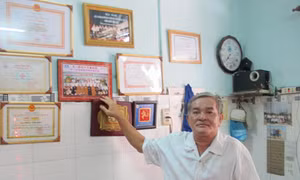 Người thương binh làm theo lời Bác