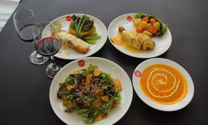 Giáng sinh nhiều màu sắc tại Givral Café
