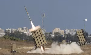 Israel khai chiến với Hamas nhằm bán Vòm Sắt?