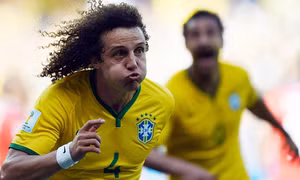 David Luiz ghi bàn thắng mở tỷ số trận đấu (ảnh: AFP)