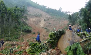Lở núi kinh hoàng tại Cao Bằng