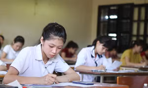 Nghị lực vượt khó của một nữ thủ khoa
