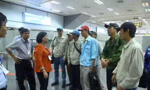 Hỗ trợ tiền cho người lao động Việt Nam tại Libya về trước hạn