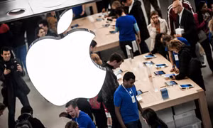 Apple - doanh nghiệp đầu tiên có giá trị vốn hóa trên 700 tỷ USD 