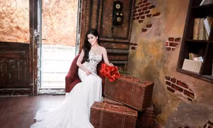 Trang phục dạ hội kiêu sa của Lý Minh Tuấn