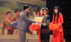 Sẵn sàng cho Lễ tuyên dương học sinh dân tộc thiểu số học giỏi