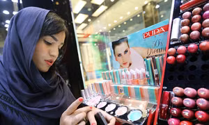 Iran tiêu thụ mỹ phẩm hàng đầu thế giới