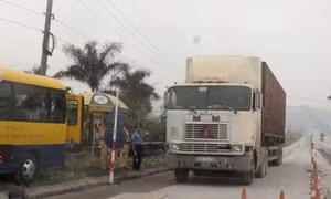 Xử lý nghiêm đối tượng bảo kê xe quá tải, quá khổ