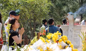 Một lần viếng mộ Đại tướng