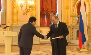 Đại sứ Việt Nam trình quốc thư lên Tổng thống Putin