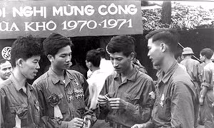 'Chiến trường cho chúng tôi những trang viết'