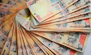 Đồng rupee xuống giá do ảnh hưởng địa chính trị toàn cầu 