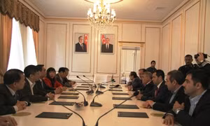 Đồng chí Lê Hồng Anh gặp gỡ cộng đồng người Việt ở Azerbaijan 