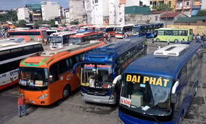 Giá xăng tăng, sức mua giảm
