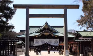 Trung, Hàn phản đối Thủ tướng Nhật gửi đồ lễ tới đền Yasukuni 