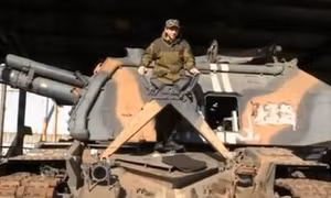 Hé lộ chuyện trẻ em cầm súng ở Ukraine