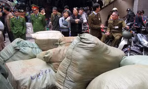 Thu giữ 3,5 tấn vải tại Ninh Hiệp, Hà Nội